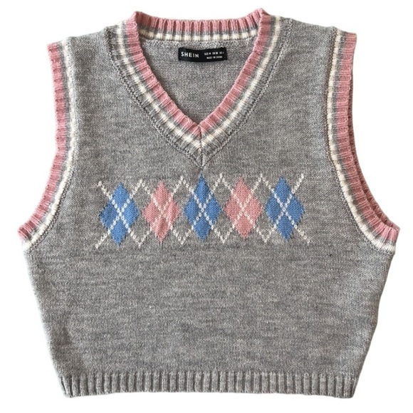 SHEIN Tops - Shein Argyle Sleeveless Cropped Sweater Vest Top‎